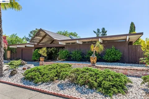 $1,250,000 | 8077 Shay Drive, Oakland, CA 94605