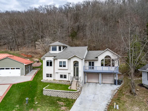 $499,900 | 3630 Deerfield Place, La Crosse, WI 54601