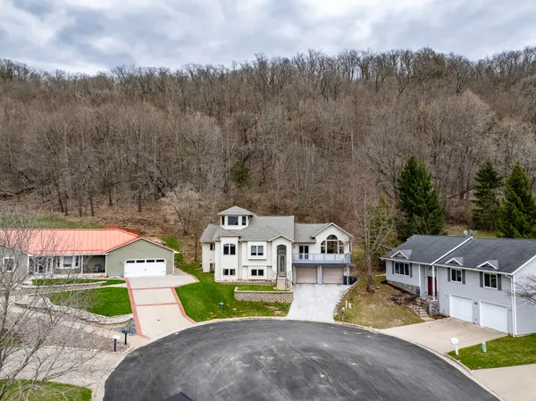 $499,900 | 3630 Deerfield Place, La Crosse, WI 54601