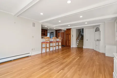 $1,850,000 | 22 Lafayette Circle, Wellesley, MA 02482