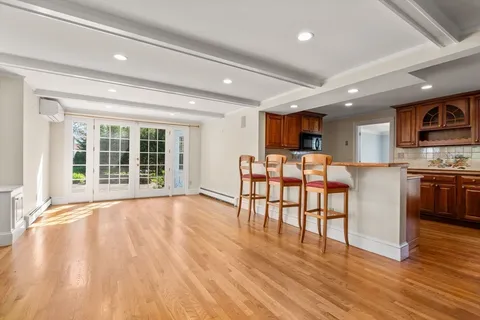 $1,850,000 | 22 Lafayette Circle, Wellesley, MA 02482