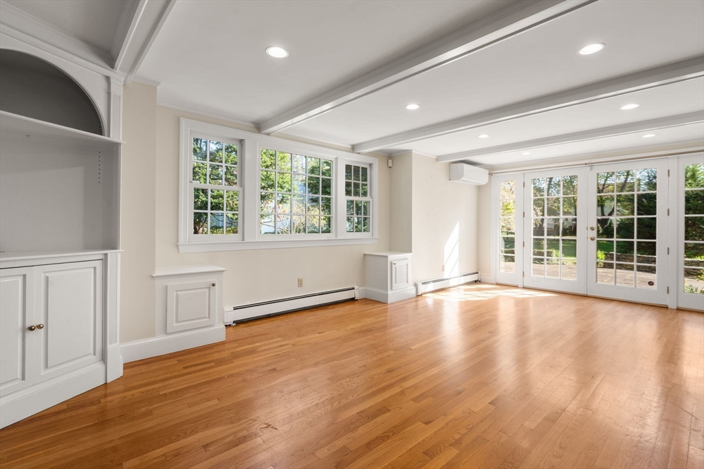 22 Lafayette Circle Wellesley, MA 02482 - Photo 13 of 30
