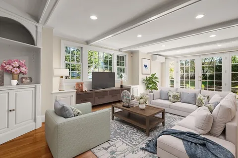 $1,850,000 | 22 Lafayette Circle, Wellesley, MA 02482
