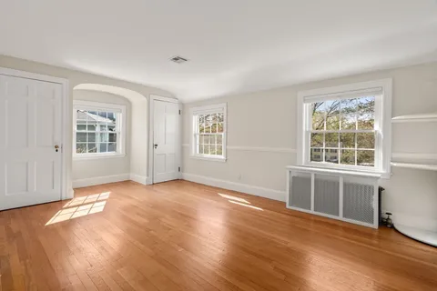 $1,850,000 | 22 Lafayette Circle, Wellesley, MA 02482