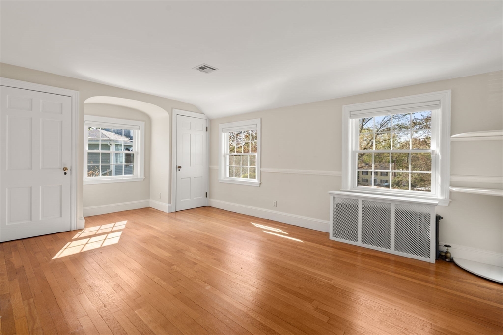 22 Lafayette Circle Wellesley, MA 02482 - Photo 18 of 30