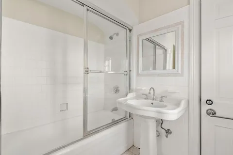 $1,850,000 | 22 Lafayette Circle, Wellesley, MA 02482