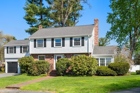 $1,850,000 | 22 Lafayette Circle, Wellesley, MA 02482