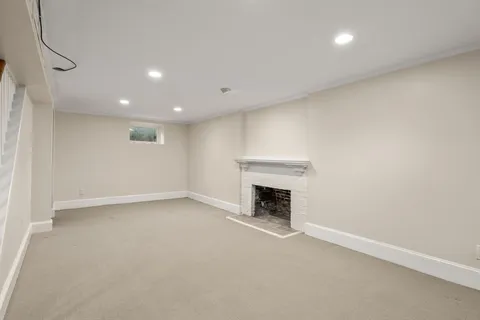 $1,850,000 | 22 Lafayette Circle, Wellesley, MA 02482