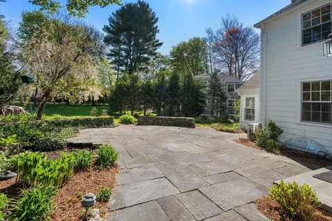 $1,850,000 | 22 Lafayette Circle, Wellesley, MA 02482