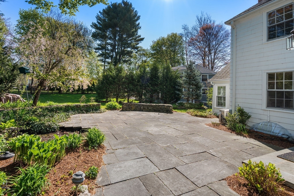 22 Lafayette Circle Wellesley, MA 02482 - Photo 29 of 30