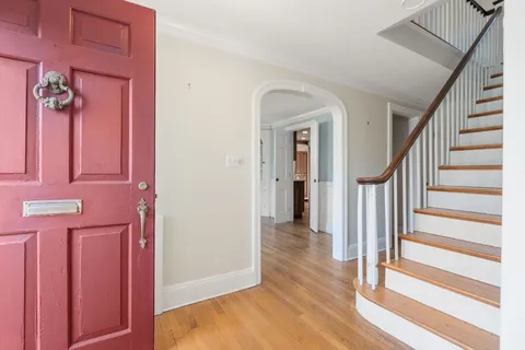 $1,850,000 | 22 Lafayette Circle, Wellesley, MA 02482