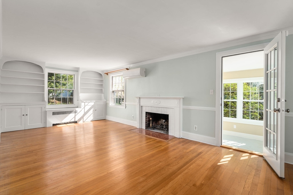 22 Lafayette Circle Wellesley, MA 02482 - Photo 5 of 30