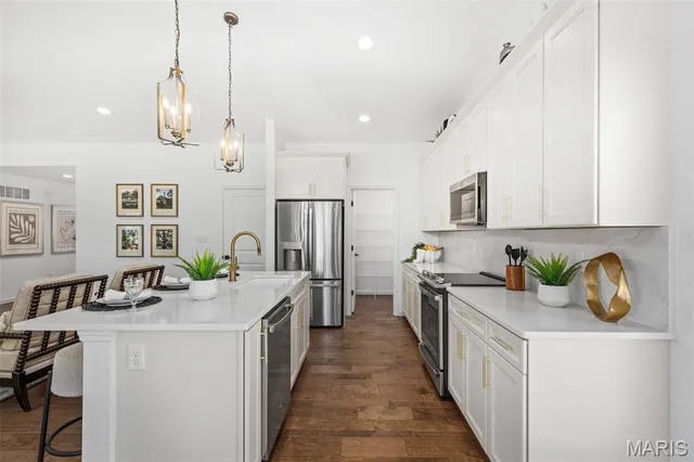 $294,900 | 2 Aspen Ii At Riverstone, Florissant, MO 63031