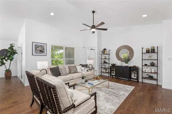 $294,900 | 2 Aspen Ii At Riverstone, Florissant, MO 63031