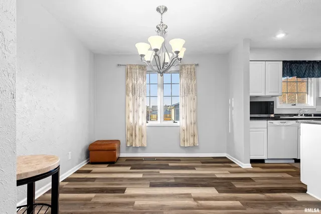 $189,000 | 3923 North Melcosta Drive, Peoria, IL 61615