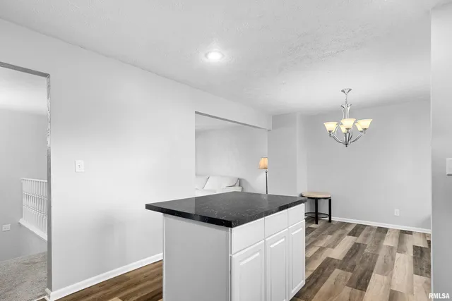 $189,000 | 3923 North Melcosta Drive, Peoria, IL 61615