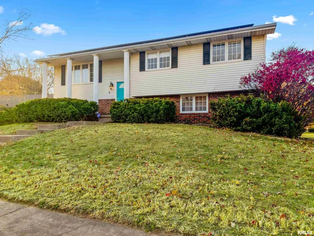 $189,000 | 3923 North Melcosta Drive, Peoria, IL 61615