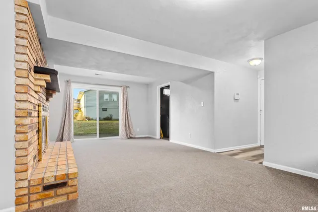 $189,000 | 3923 North Melcosta Drive, Peoria, IL 61615