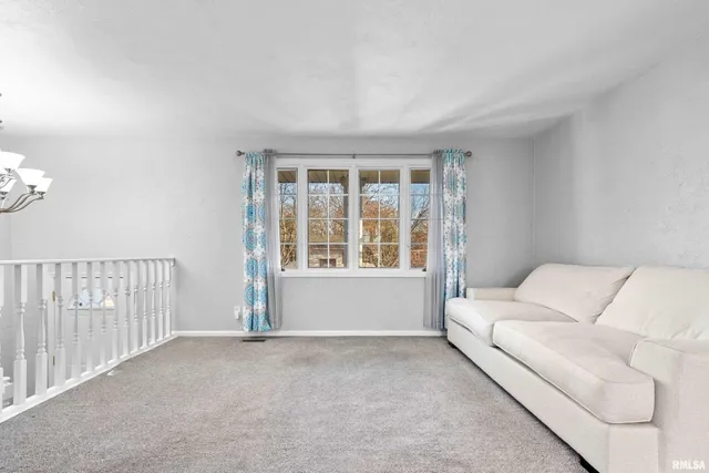 $189,000 | 3923 North Melcosta Drive, Peoria, IL 61615