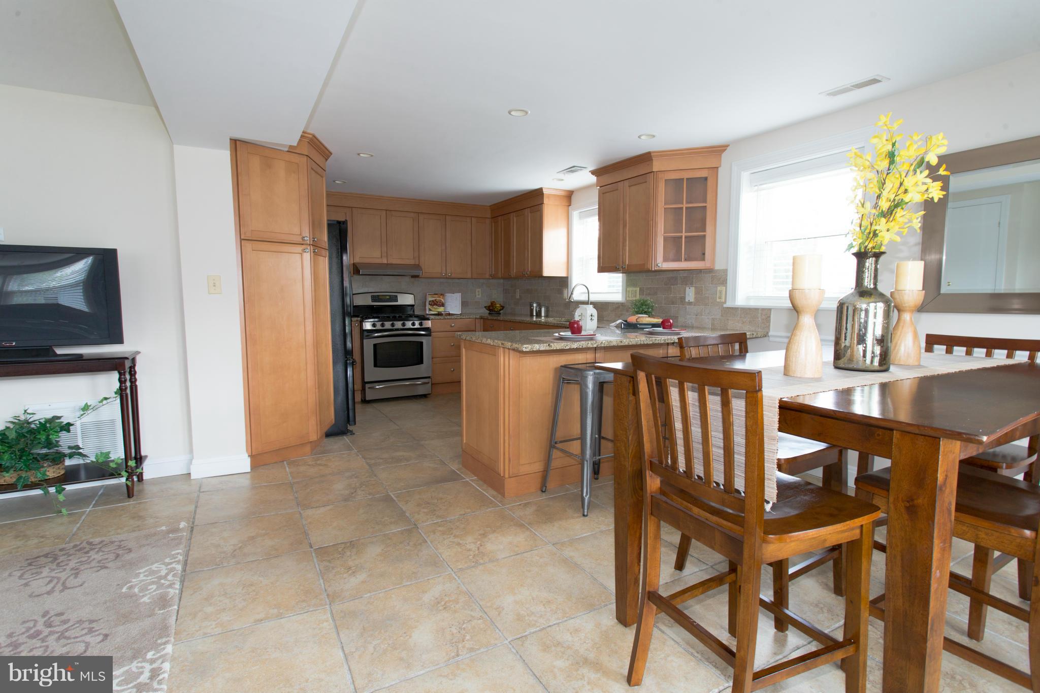 1614 Pinnter Road Lutherville-Timonium, MD 21093 - Photo 8 of 30 Dining Room