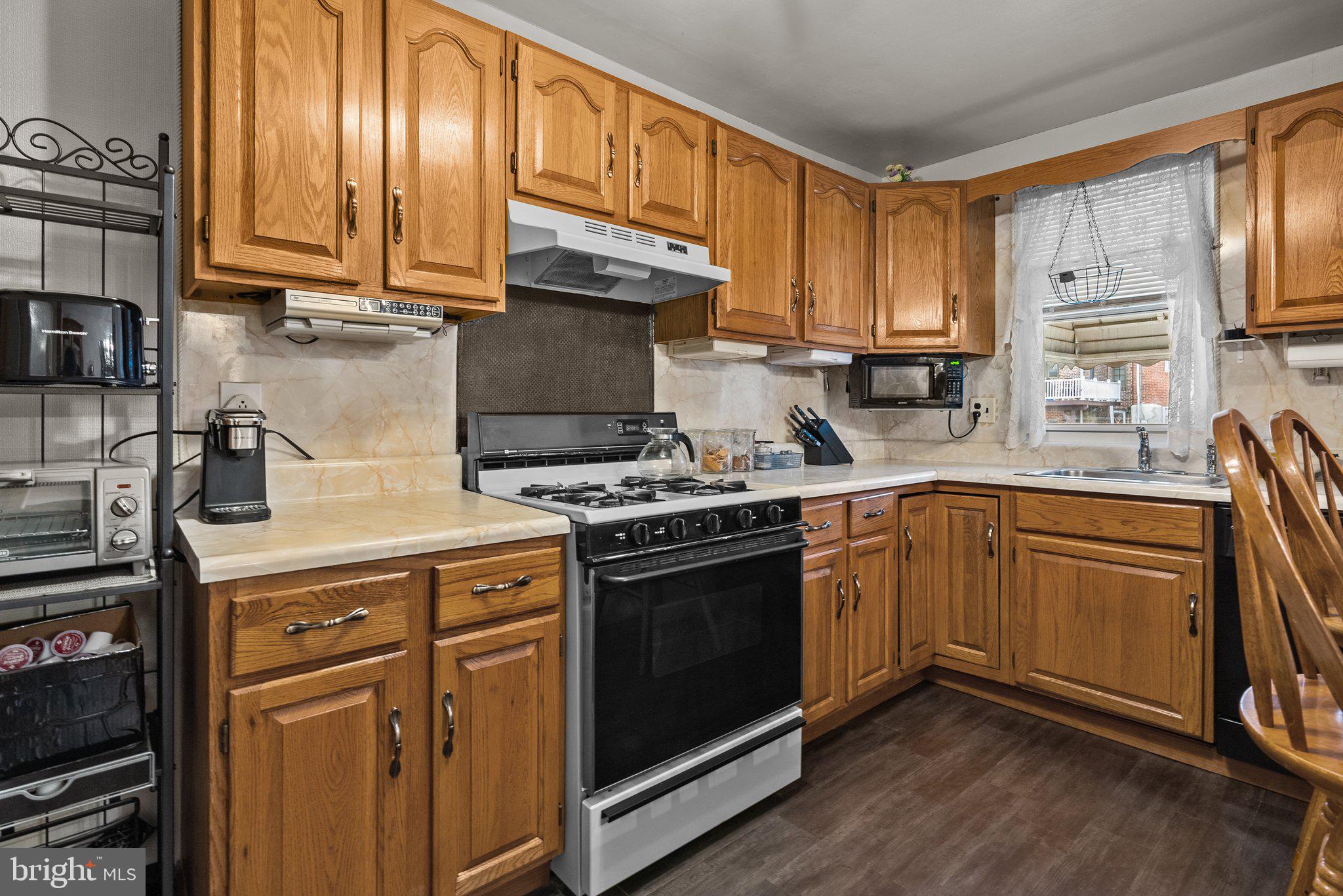 7156 Erdrick Street Philadelphia, PA 19135 - Photo 10 of 28