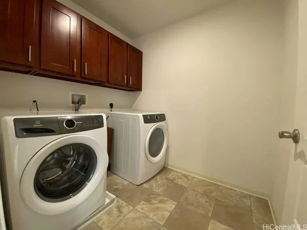 $3,500 | 550 Kamaaha Avenue, Unit 105, Kapolei, HI 96707