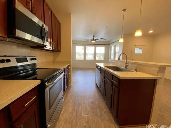 $3,500 | 550 Kamaaha Avenue, Unit 105, Kapolei, HI 96707