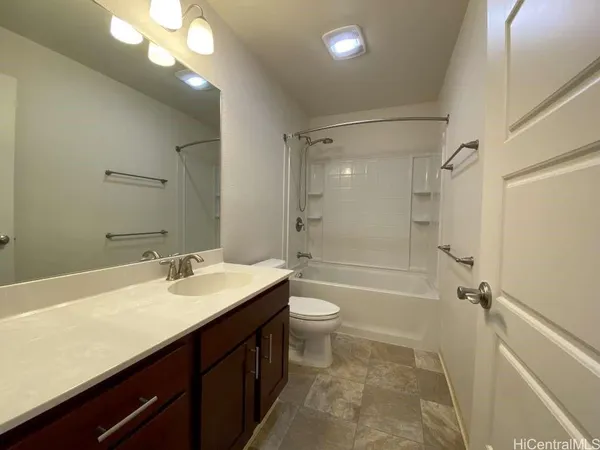 $3,500 | 550 Kamaaha Avenue, Unit 105, Kapolei, HI 96707