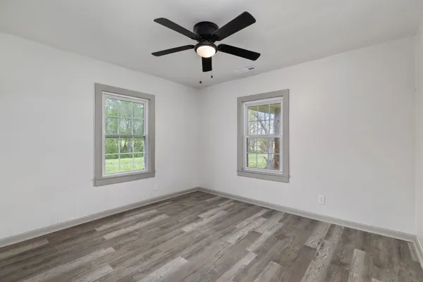$1,350 | 469 Robertson Road, Lawrenceburg, TN 38464