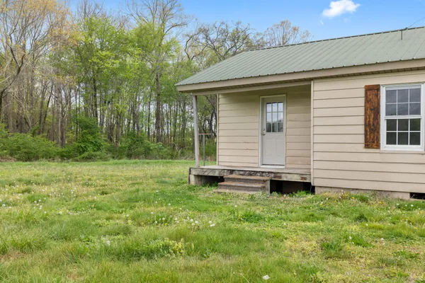 $1,350 | 469 Robertson Road, Lawrenceburg, TN 38464