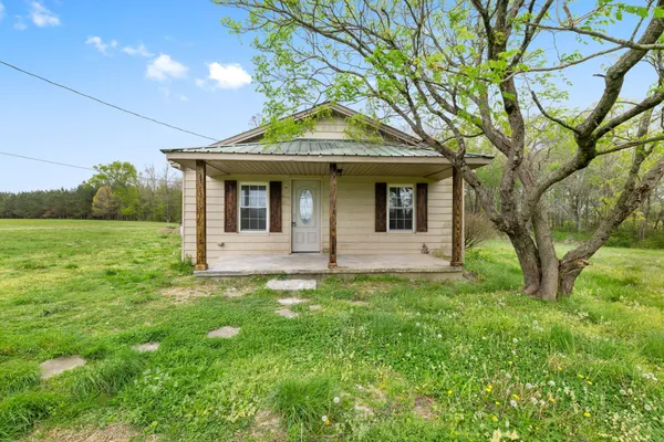 $1,350 | 469 Robertson Road, Lawrenceburg, TN 38464