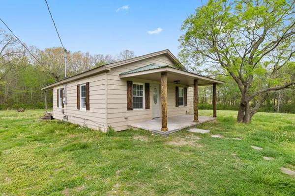 $1,350 | 469 Robertson Road, Lawrenceburg, TN 38464