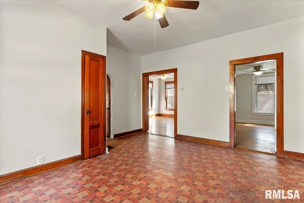 $84,900 | 2021 North Peoria Road, Springfield, IL 62702
