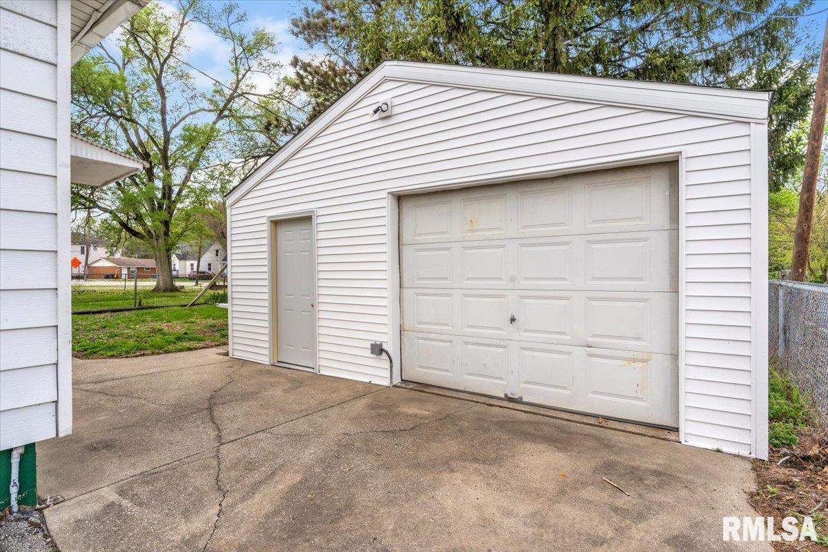 2021 North Peoria Road Springfield, IL 62702 - Photo 26 of 33