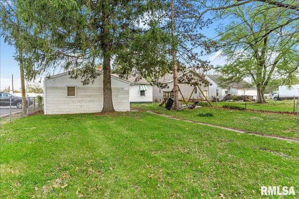 $84,900 | 2021 North Peoria Road, Springfield, IL 62702