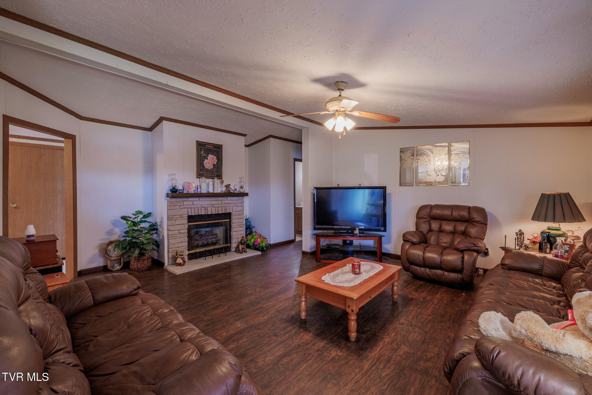 985 Old Stage Road Greeneville, TN 37745 - Photo 3 of 29 1R9A4872-HDR