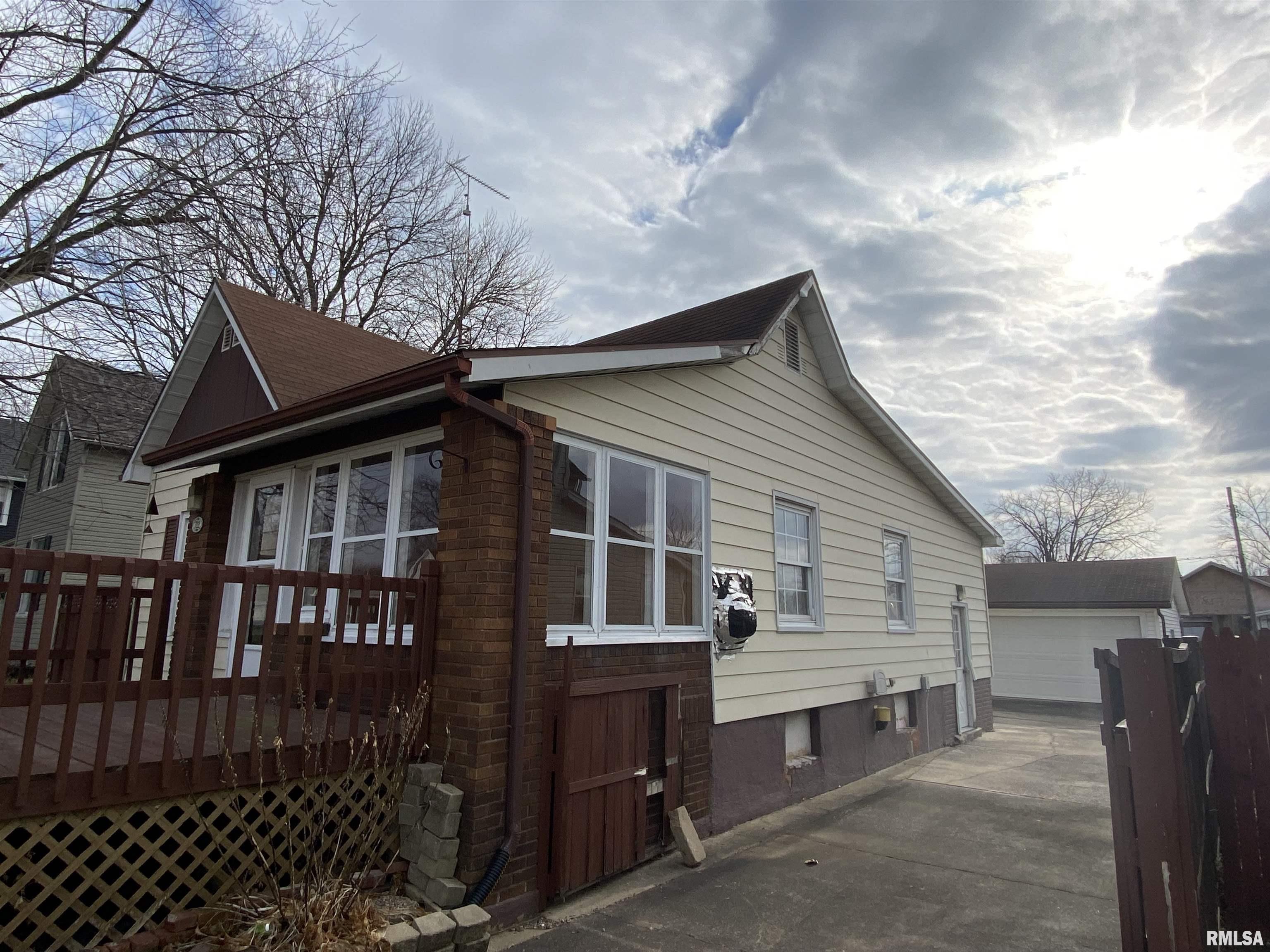 722 East Walnut Street Canton, IL 61520 - Photo 4 of 33 Gallery Image 4