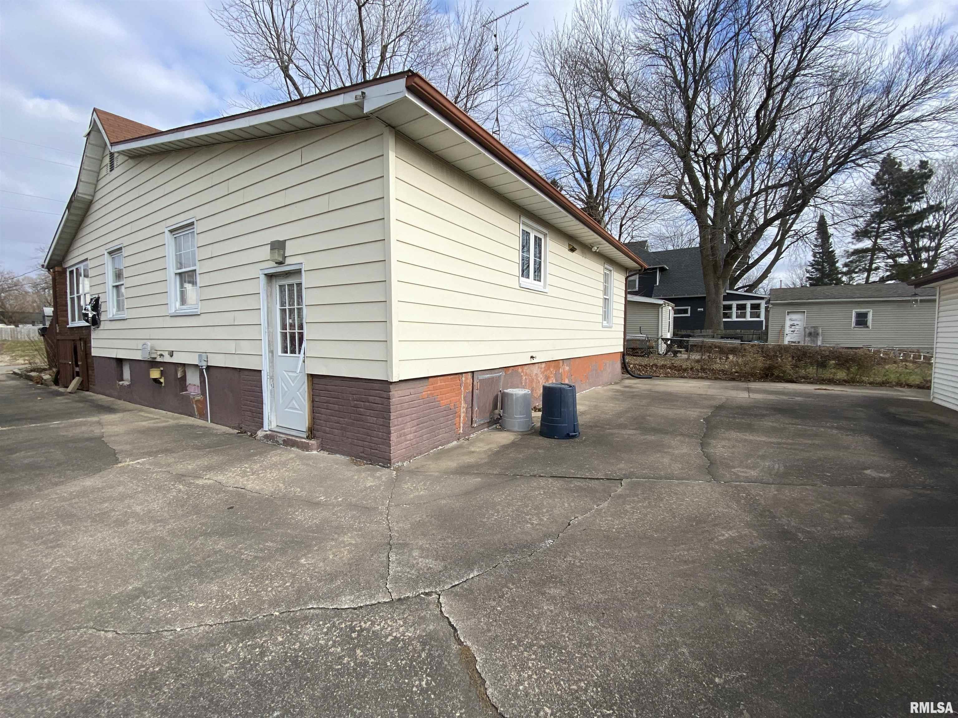 722 East Walnut Street Canton, IL 61520 - Photo 5 of 33 Gallery Image 5