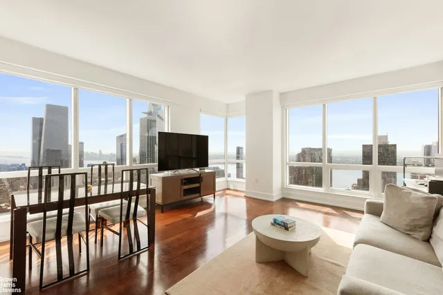 $1,395,000 | 350 West 42nd Street, Unit 60A | Hell's Kitchen