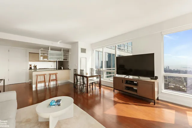 $1,395,000 | 350 West 42nd Street, Unit 60A | Hell's Kitchen