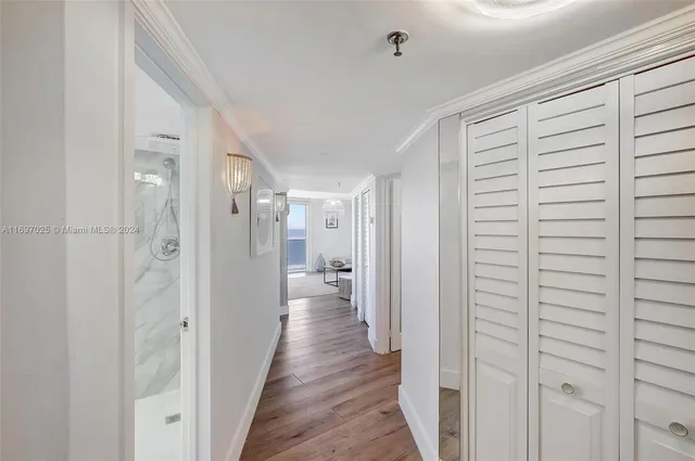 $9,000 | 2401 Collins Avenue, Unit 1902, Miami Beach, FL 33140