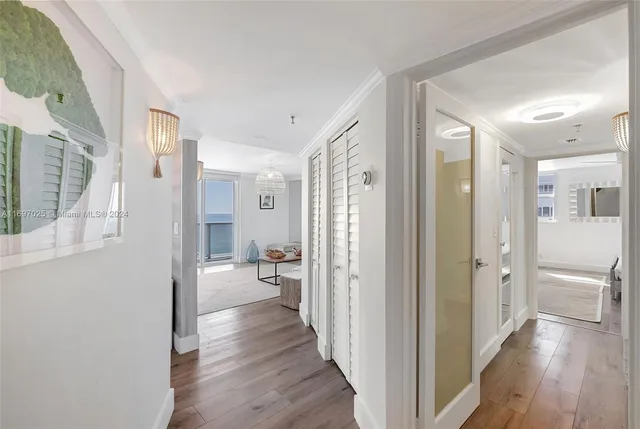 $9,000 | 2401 Collins Avenue, Unit 1902, Miami Beach, FL 33140