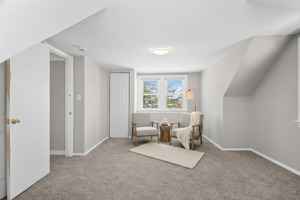 5604 South Madison Avenue Countryside, IL 60525 - Photo 18 of 38 a living room with furniture and a window