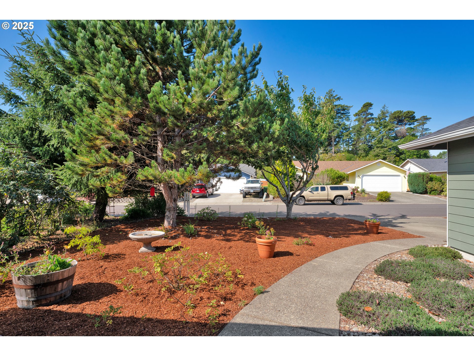 122 Park Village Loop Florence, OR 97439 - Photo 3 of 42