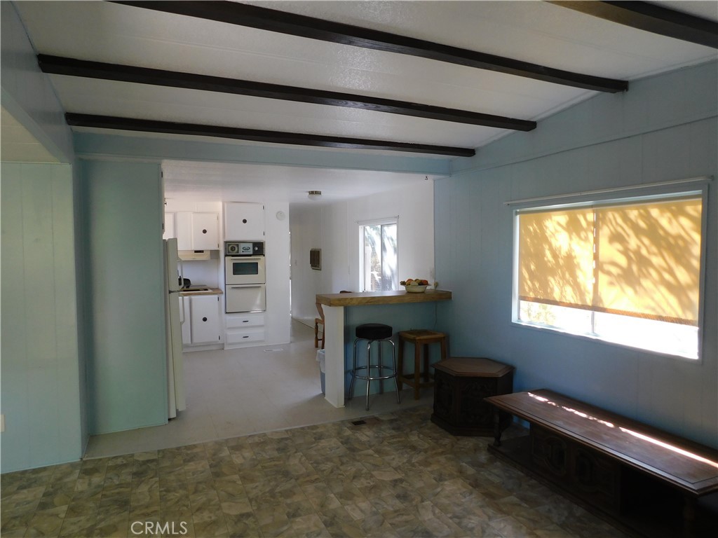 45985 Cottonwood Road Newberry Springs, CA 92365 - Photo 48 of 67 a room with furniture and window