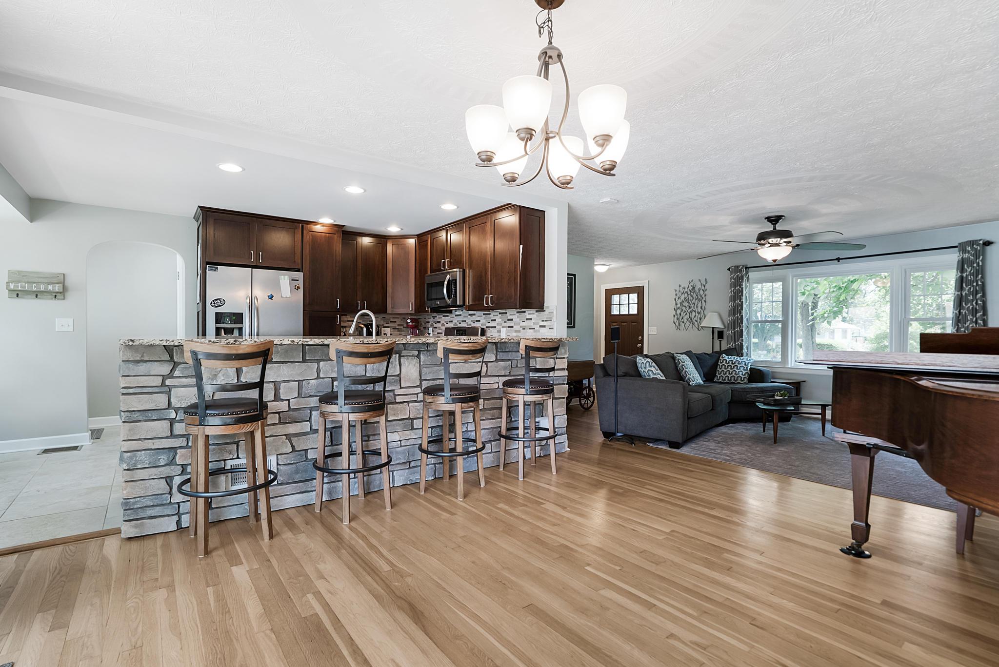 2702 Minerva Lake Road Columbus, OH 43231 - Photo 10 of 41 Gallery Image 10