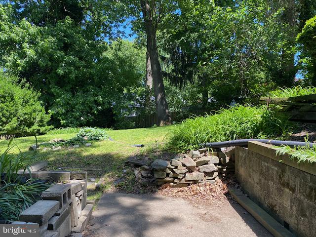 5707 Harwick Road Bethesda, MD 20816 - Photo 21 of 32 Looking at yard from outside of sliding glass door