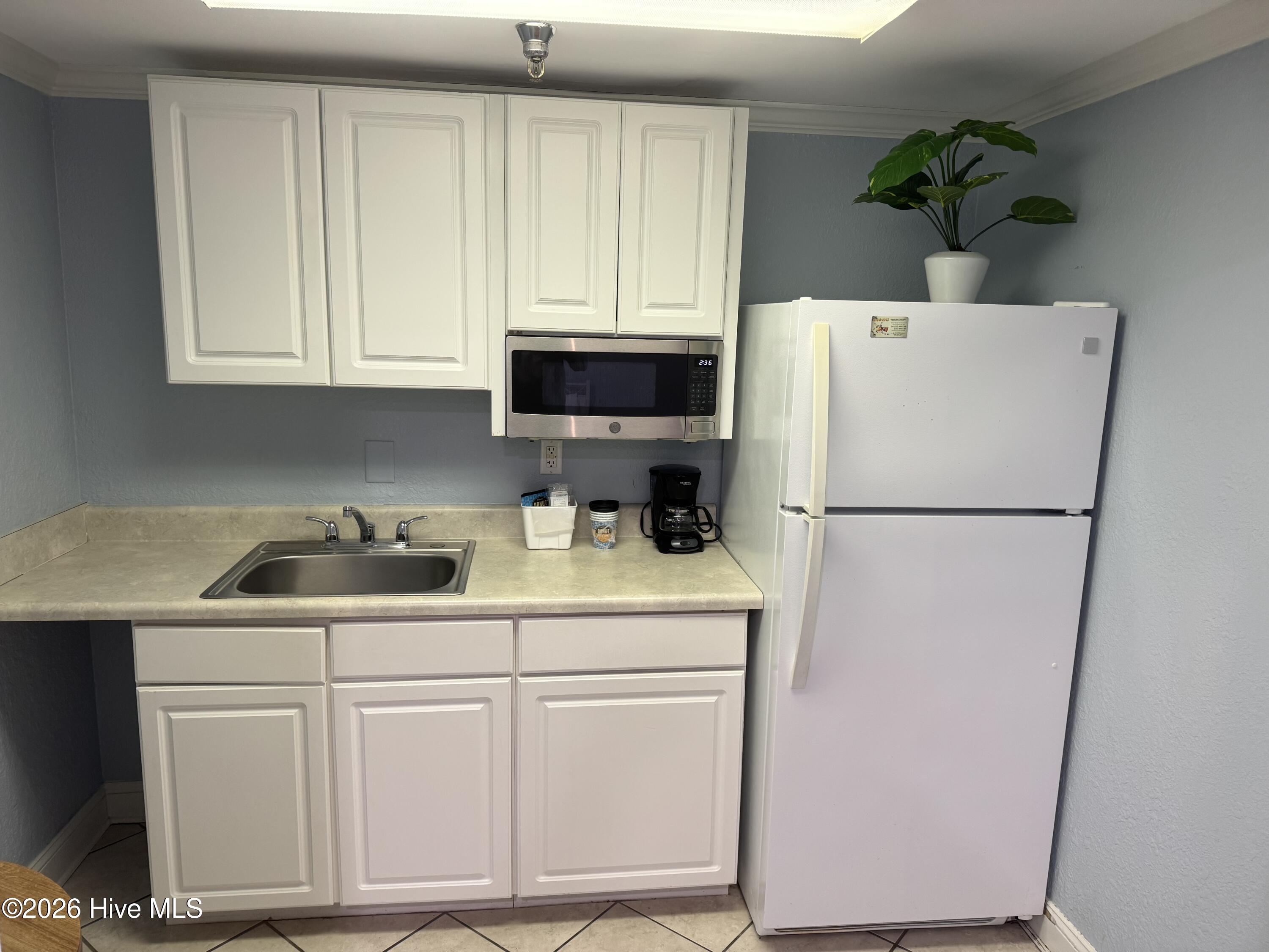 602 West Fort Macon Road, Unit 128 Atlantic Beach, NC 28512 - Photo 20 of 42 Kitchen