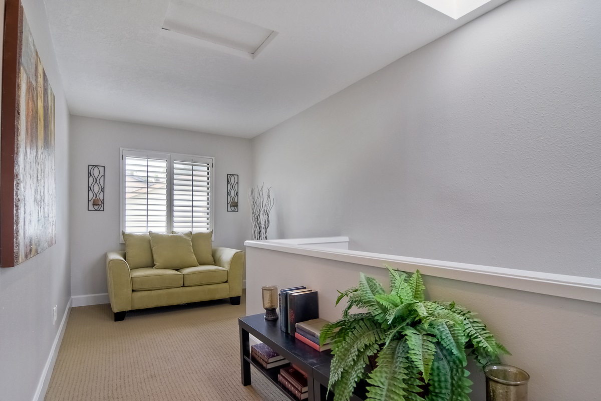 1845 Lodgepole Road San Marcos, CA 92078 - Photo 17 of 25 Upstairs loft adjacent to master suite .