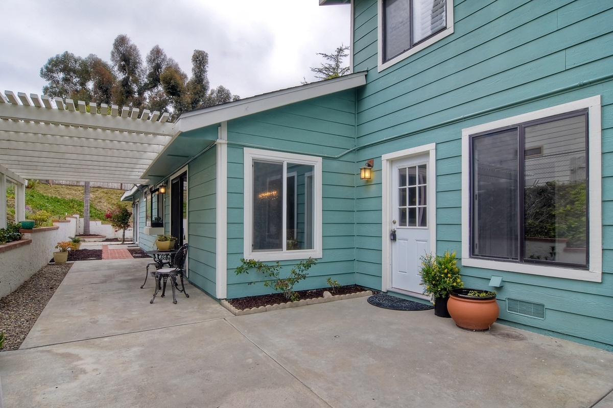 1845 Lodgepole Road San Marcos, CA 92078 - Photo 21 of 25 Left side patio entrance (looking at house)
